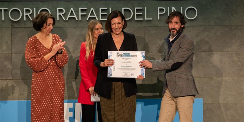 Fundación Farmadosis, premiada en los premios SUPERCUIDADORES 2023.